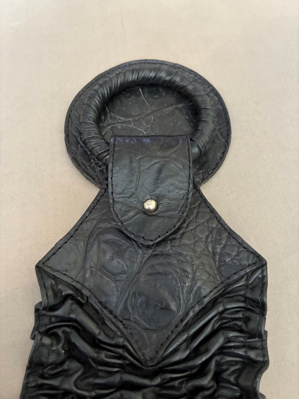 🌟 Vintage Black Ruffled Tequila Leather Waist Belt with Ring Detail - Picture 4 of 9